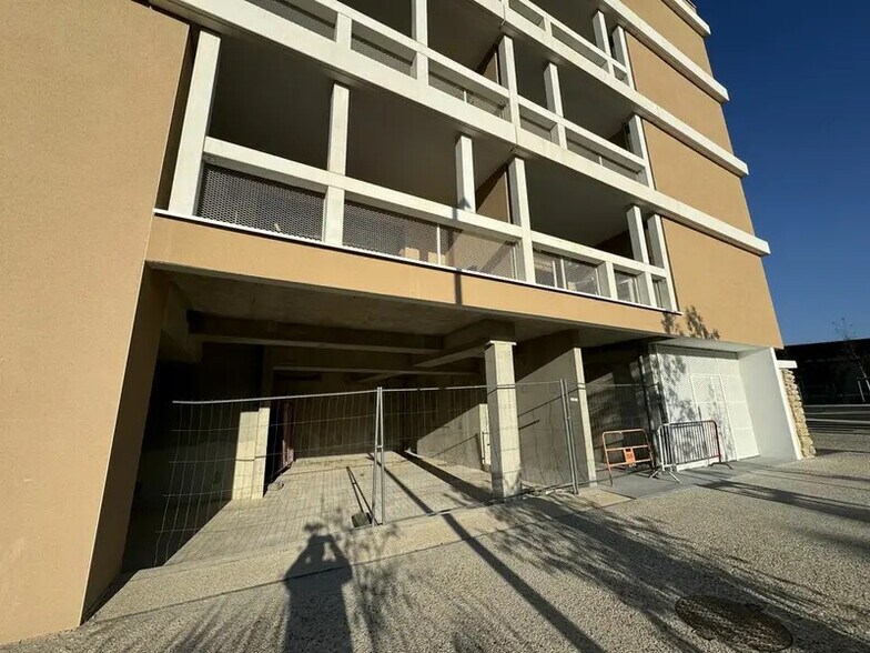 Local commercial dans Valence à vendre - Photo de l’immeuble – Image 1 sur 13