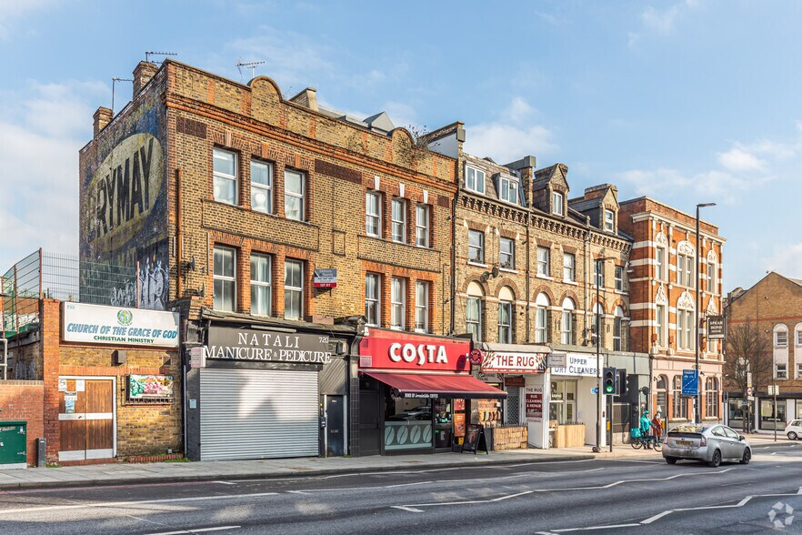 718 Holloway Rd, Londres à louer - Photo de l’immeuble – Image 2 sur 4
