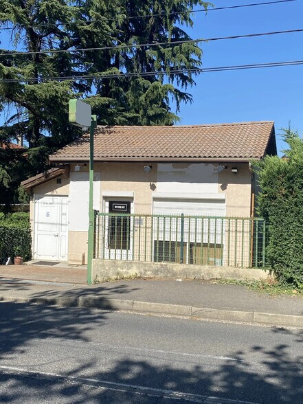 8 Bis Route De Fontaines, Rillieux-la-Pape à vendre - Photo de l’immeuble – Image 1 sur 6