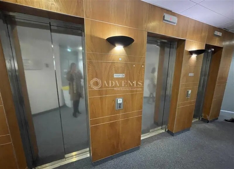 Bureau dans Tremblay-en-France à louer - Photo de l’immeuble – Image 3 sur 12