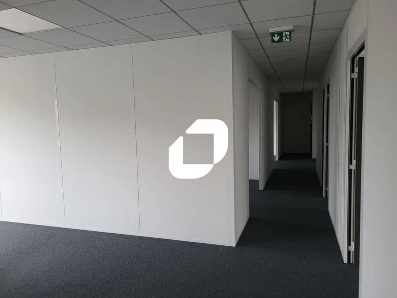 Bureau dans Loos à louer - Photo de l’immeuble – Image 3 sur 7