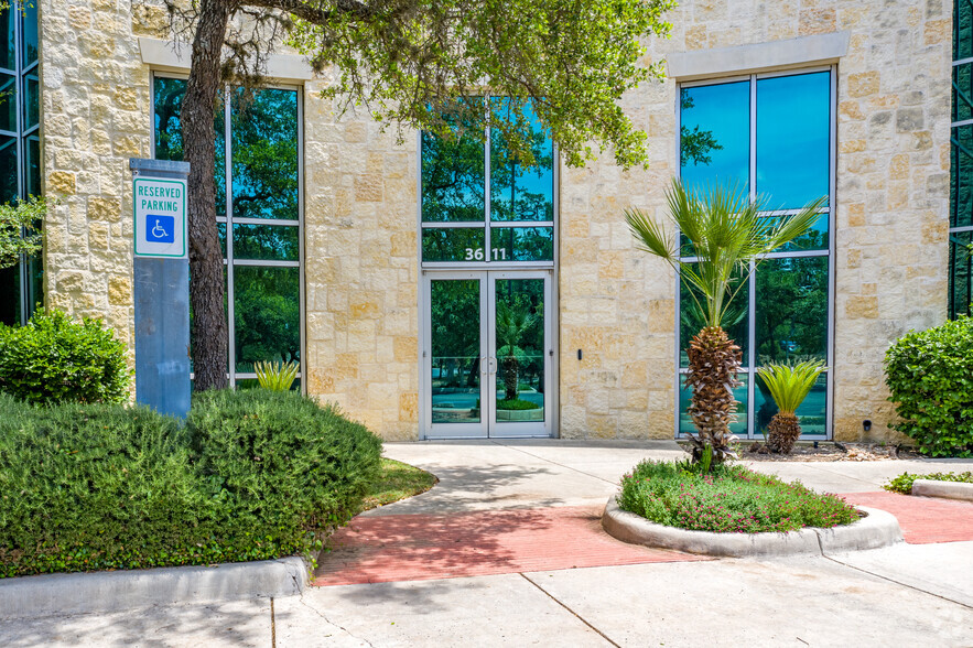 3611 Paesanos Pky, San Antonio, TX à louer - Photo de l’immeuble – Image 3 sur 12