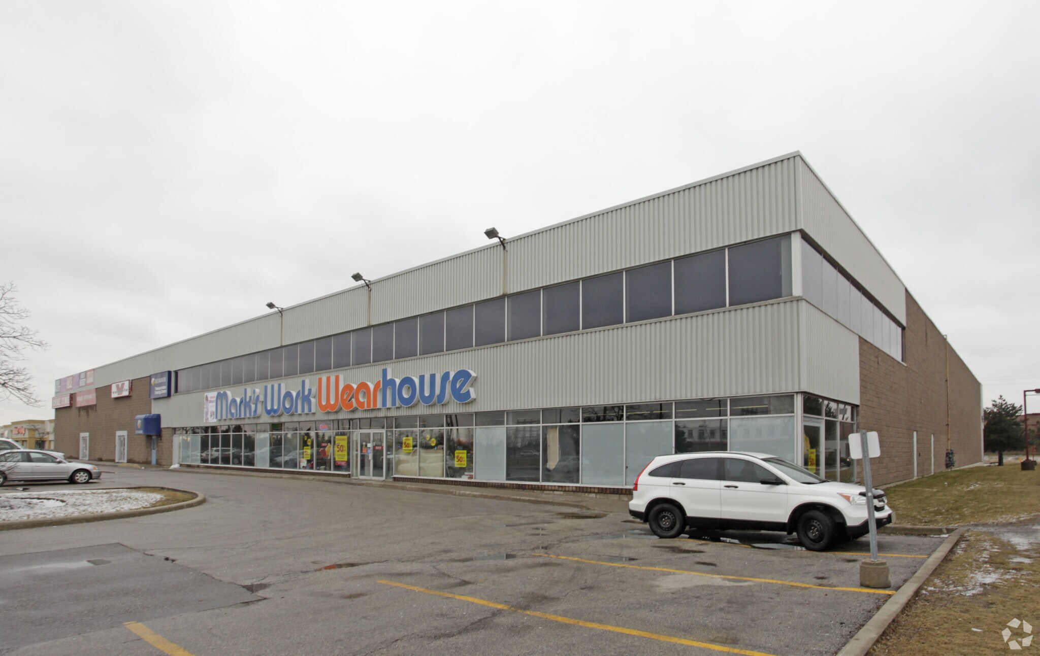 55 Woodbine Downs Blvd, Toronto, ON à louer Photo principale– Image 1 sur 4