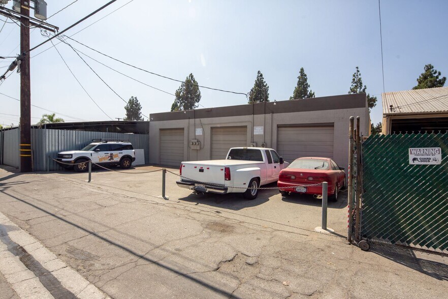 230 S Motor Ave, Azusa, CA à louer - Photo de l’immeuble – Image 3 sur 5