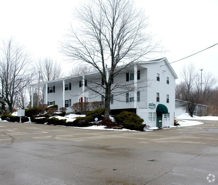 1265 Ridge Rd, Hinckley, OH à louer - Photo principale – Image 1 sur 8