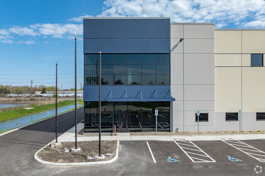 37988 Avon Commerce Pky, Avon, OH à louer - Photo de l’immeuble – Image 3 sur 9