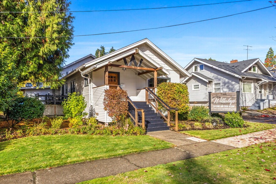 765 Liberty St SE, Salem, OR à vendre - Photo de l’immeuble – Image 2 sur 25