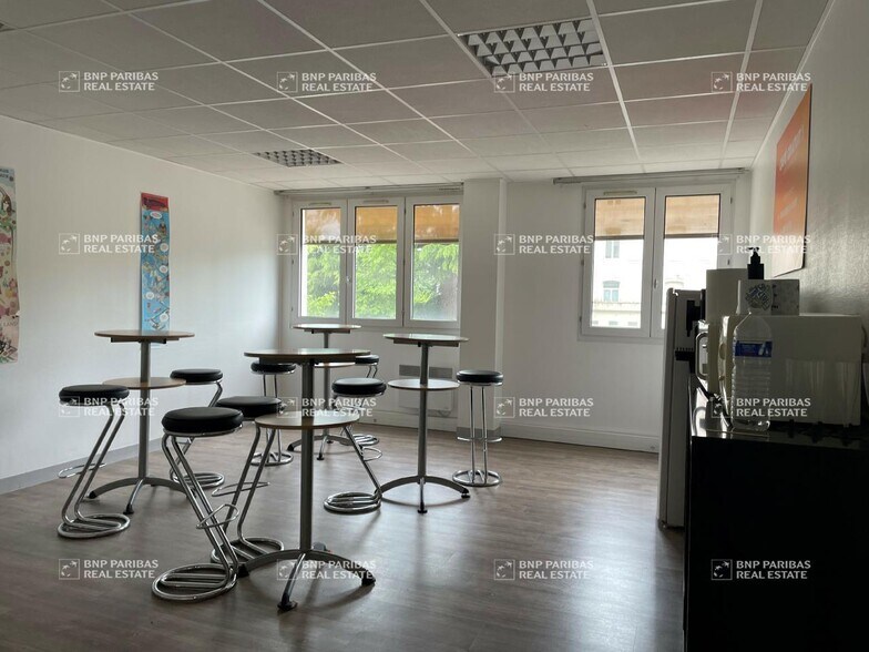 Bureau dans Orléans à vendre - Photo intérieure – Image 2 sur 17