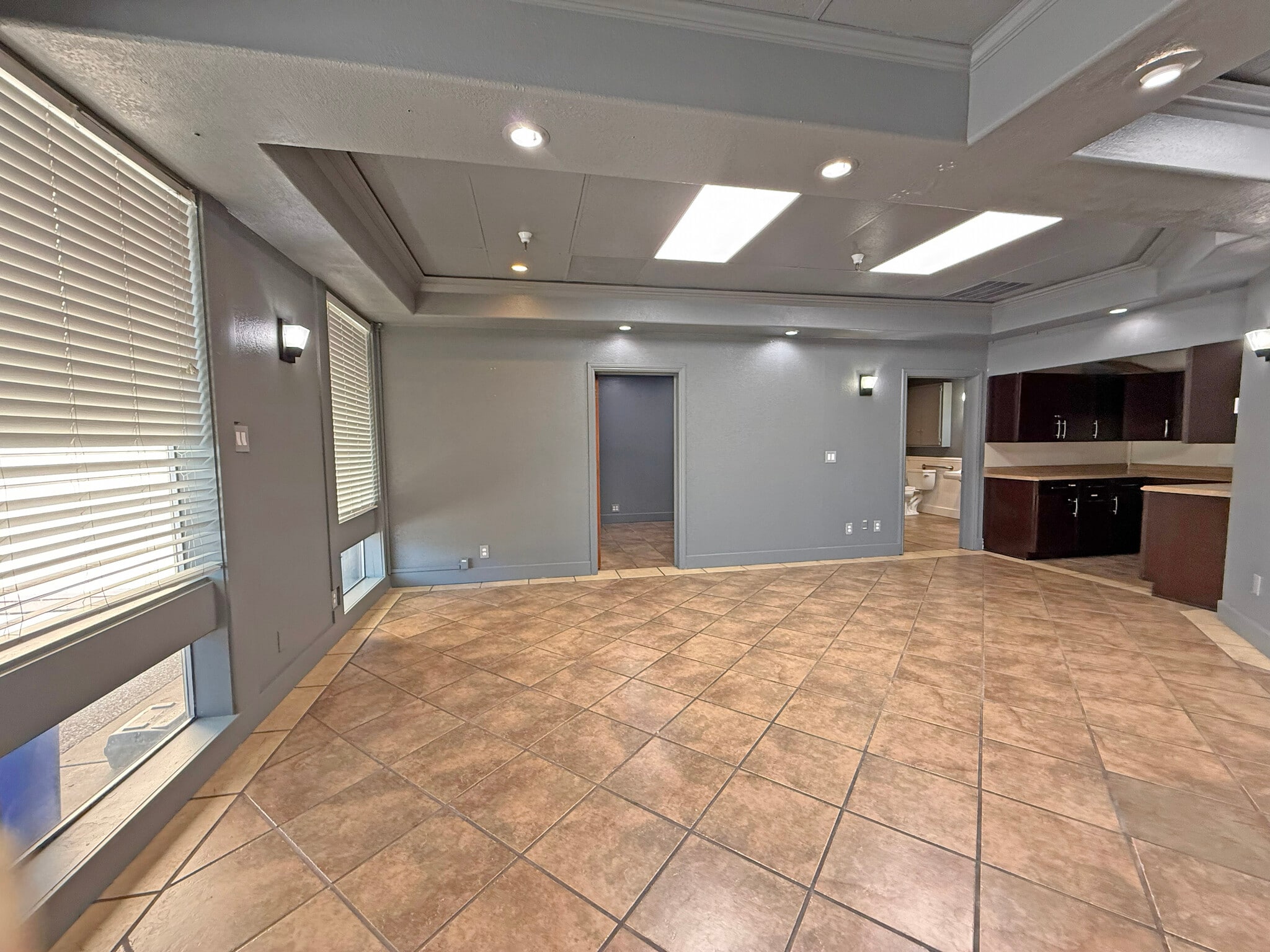52 Mission Cir, Santa Rosa, CA à louer Photo intérieure– Image 1 sur 6