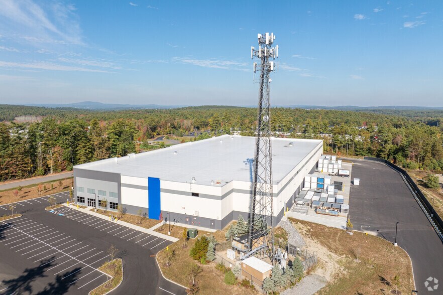 26 Jacks Bridge Rd, Londonderry, NH à louer - Photo de l’immeuble – Image 2 sur 5