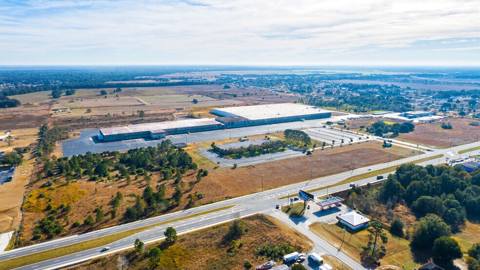6045 SE 83rd St, Ocala, FL à louer - Photo principale – Image 1 sur 7