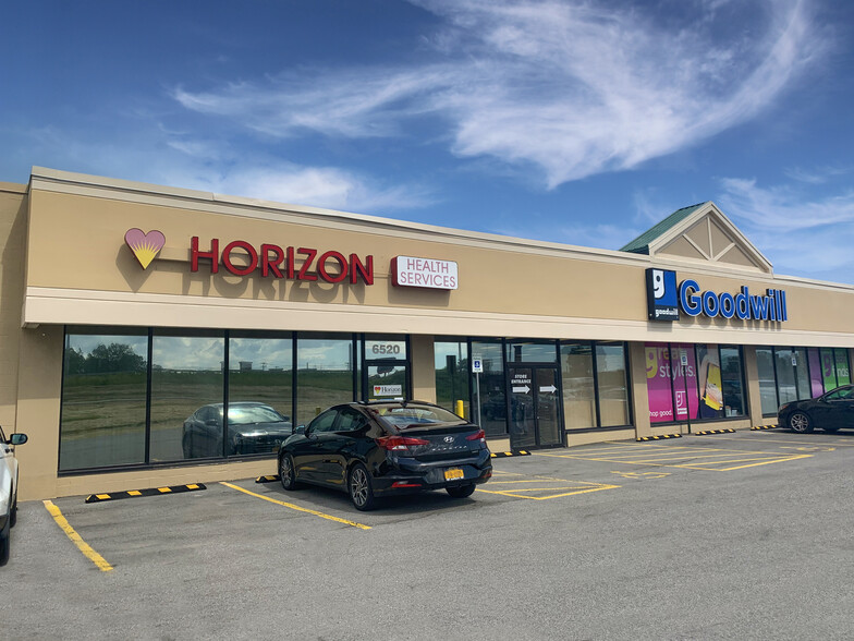 6520-6560 Niagara Falls Blvd, Niagara Falls, NY à louer - Photo de l’immeuble – Image 3 sur 4