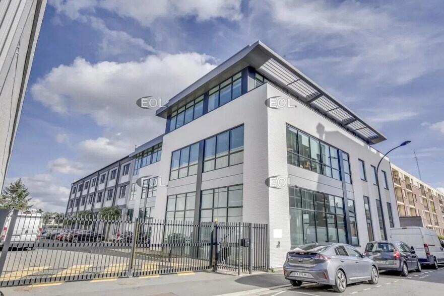 Local d’activités dans Ivry-sur-Seine à louer - Photo de l’immeuble – Image 2 sur 24