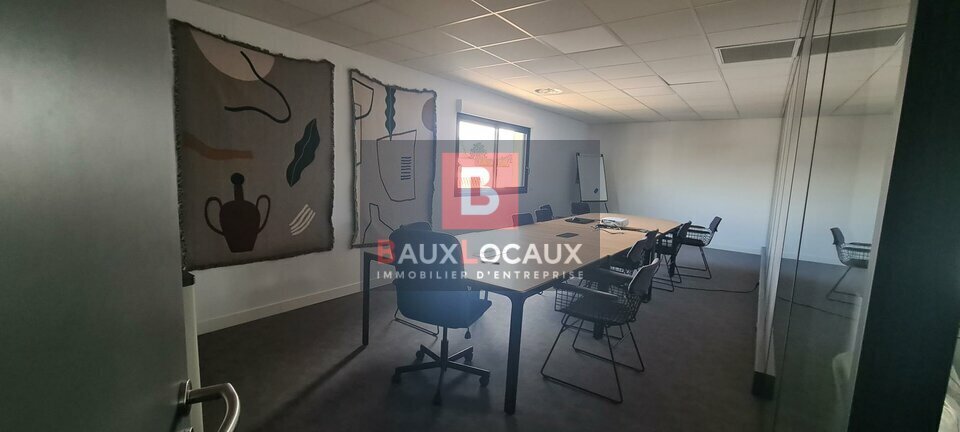 Bureau dans L'ISLE-SUR-LA-SORGUE à louer - Photo intérieure – Image 3 sur 8