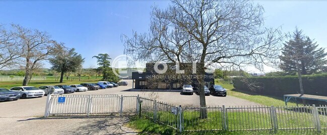 Plus de détails pour Local d’activités à vendre