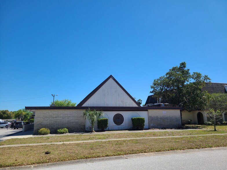 407 S Saturn Ave, Clearwater, FL à vendre - Photo de l’immeuble – Image 3 sur 5