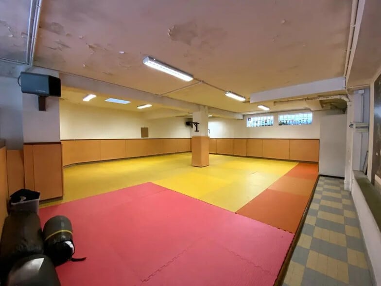 Local commercial dans Nice à louer - Photo de l’immeuble – Image 1 sur 4