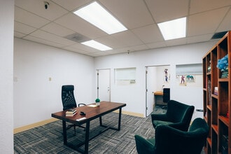 2744 E 11th St, Oakland, CA à louer Photo intérieure– Image 2 sur 6