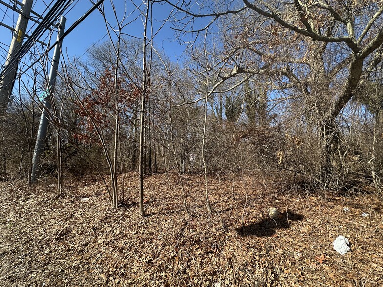 Crooked Hill Rd, Commack, NY à vendre - Autre – Image 2 sur 4