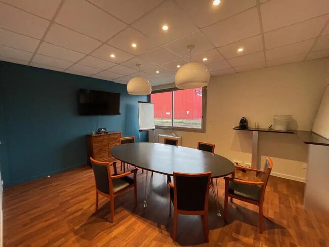 Plus de détails pour Bureau à louer