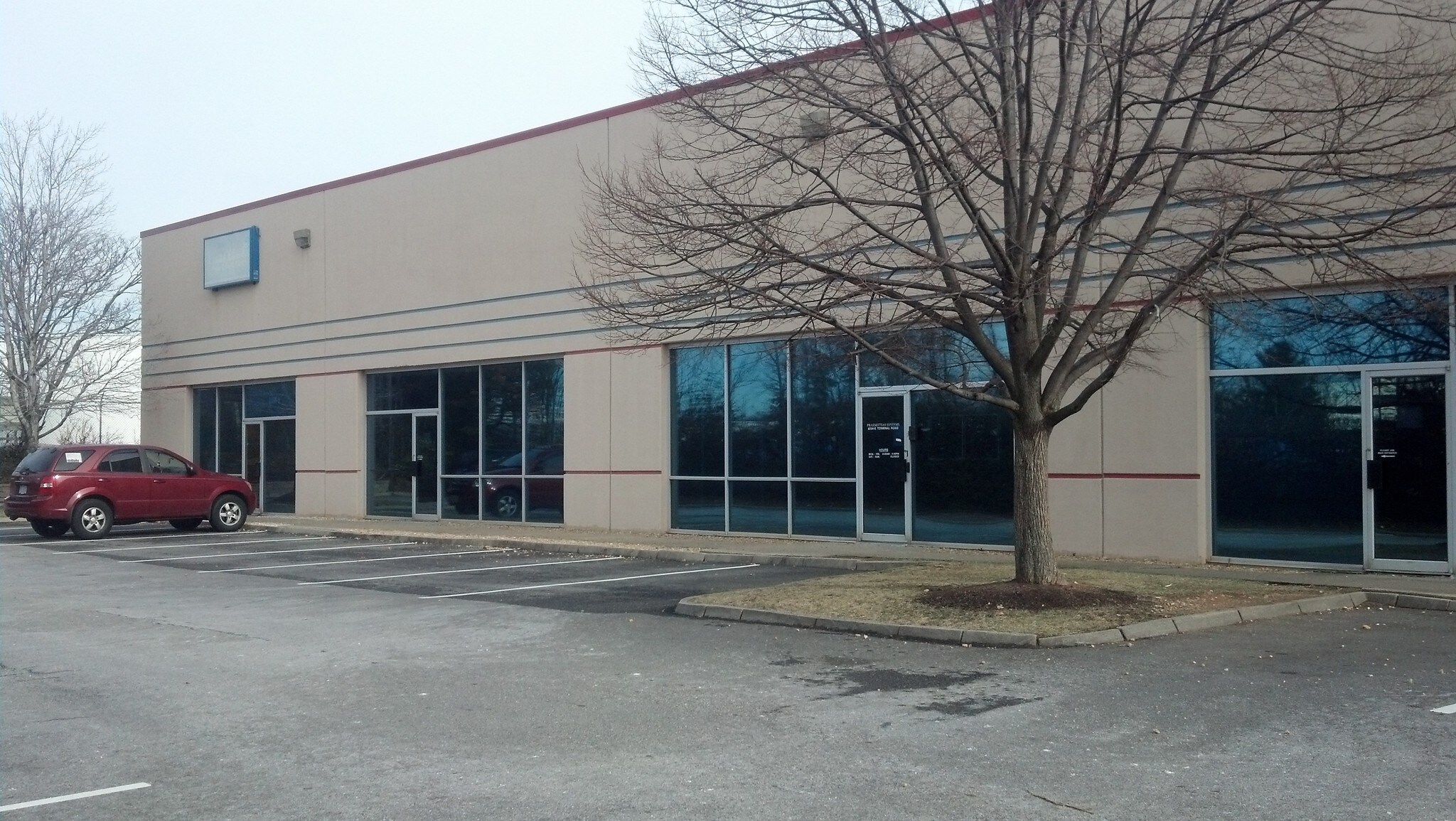 8354 Terminal Rd, Lorton, VA à louer Photo principale– Image 1 sur 11