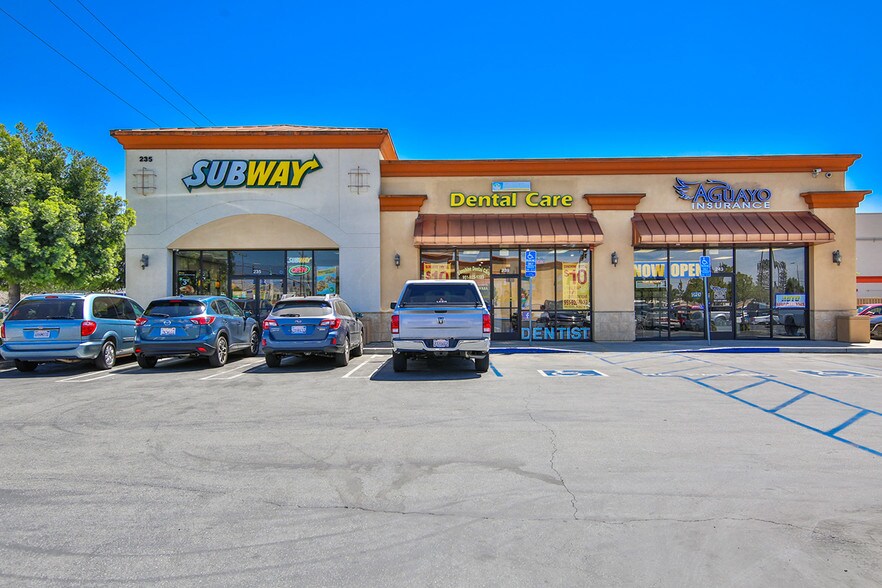 247-271 N Sanderson Ave, Hemet, CA à louer - Photo principale – Image 3 sur 3