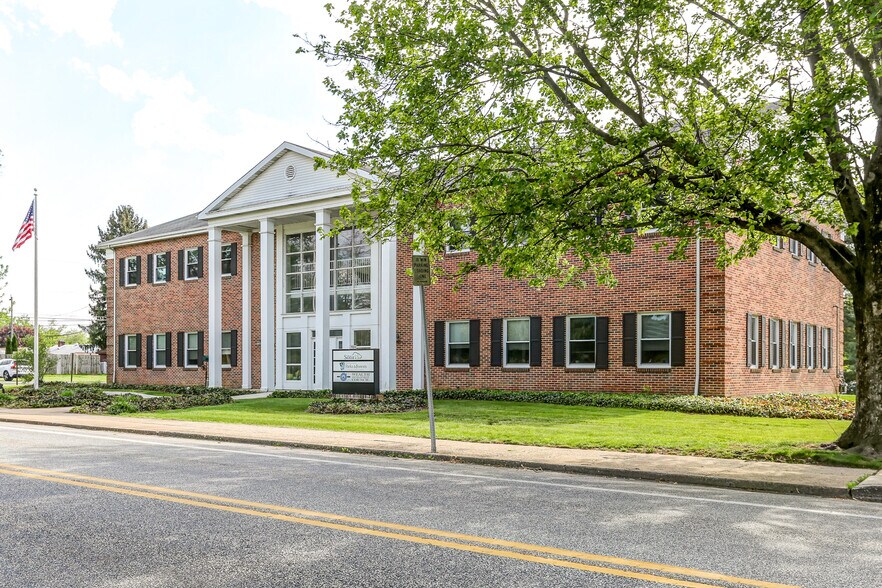 704 Lisburn Rd, Camp Hill, PA à louer - Photo de l’immeuble – Image 1 sur 21