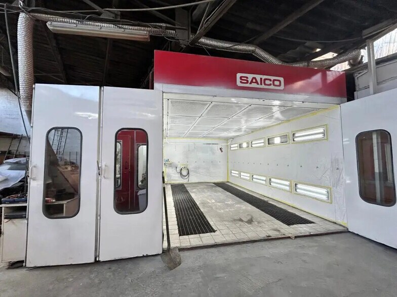 Local d'activités dans Livry-Gargan à vendre - Photo de l’immeuble – Image 3 sur 10