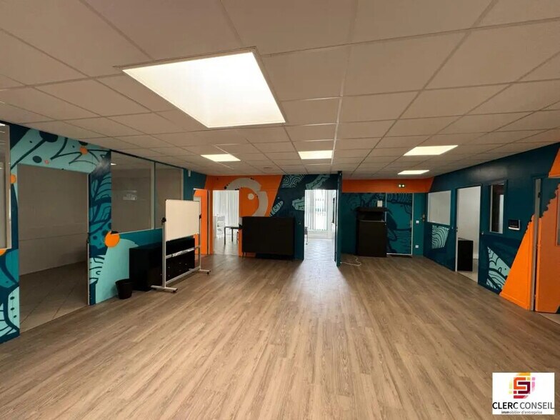 Bureau dans Vironvay à vendre - Photo de l’immeuble – Image 3 sur 23