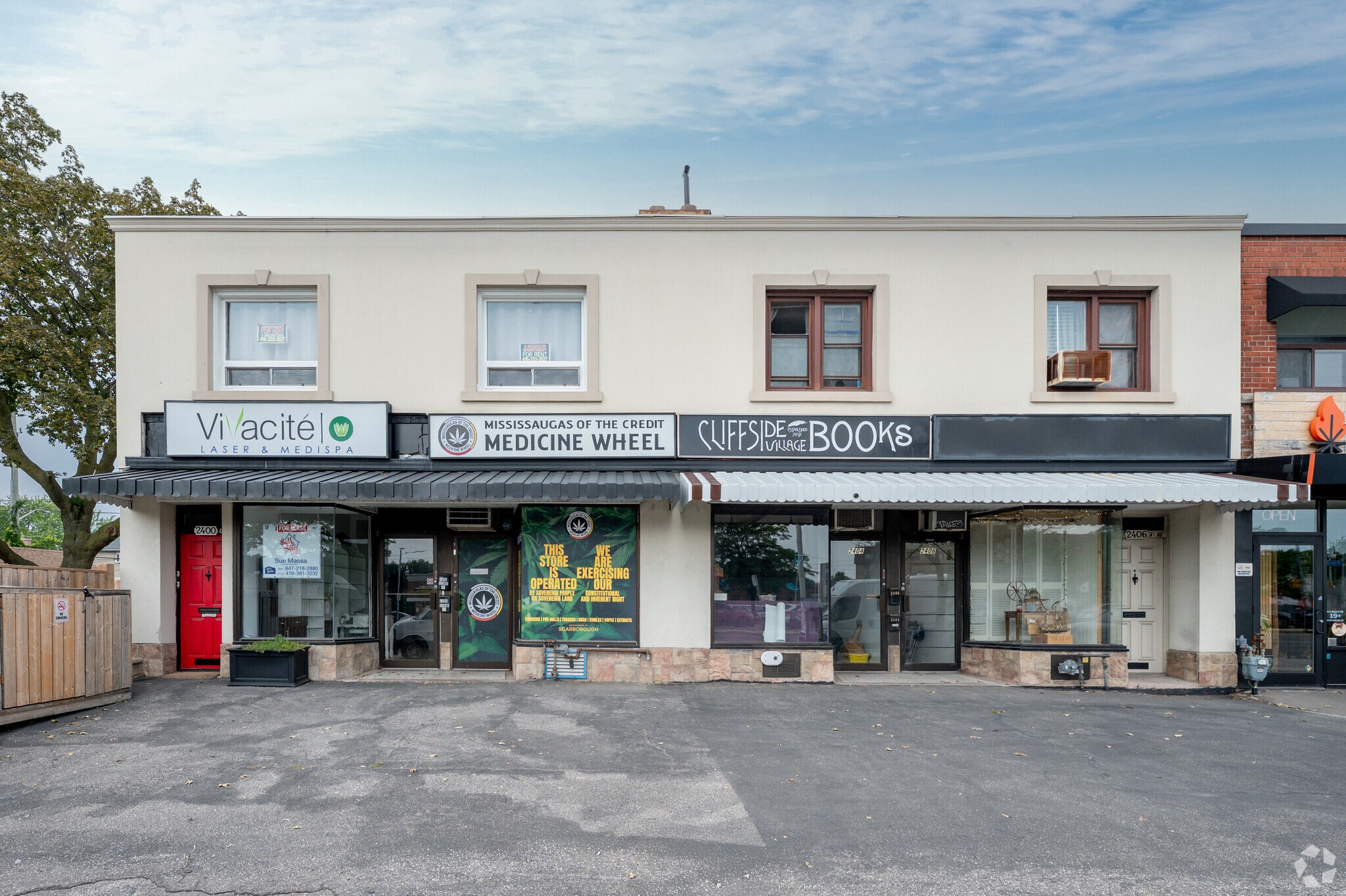 2400 Kingston Rd, Toronto, ON à louer Photo principale– Image 1 sur 5