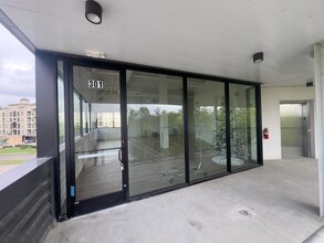 4455 N Braeswood Blvd, Houston, TX à louer Photo de l’immeuble– Image 1 sur 7