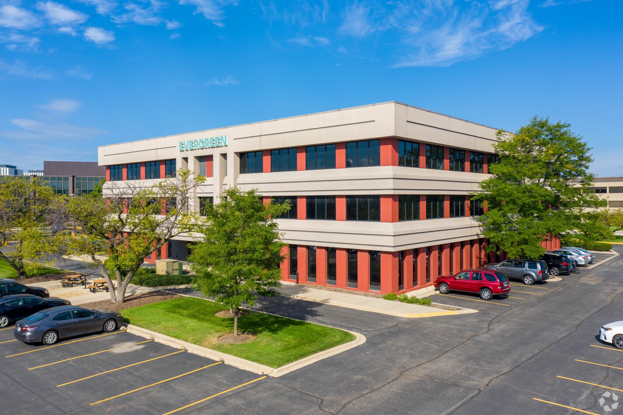 823 Commerce Dr, Oak Brook, IL à louer Photo principale– Image 1 sur 17