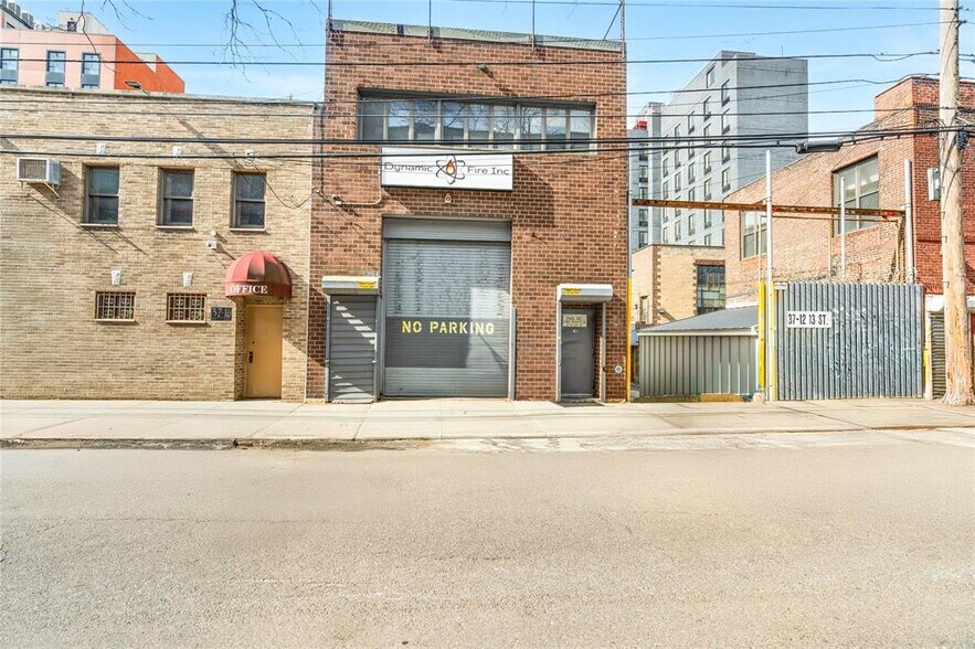 37-14 13th St, Long Island City, NY à vendre - Photo de l’immeuble – Image 3 sur 20