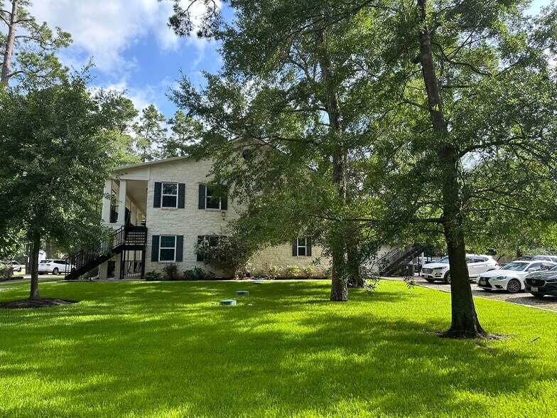 32938 Tamina Rd, Magnolia, TX à vendre - Photo de l’immeuble – Image 2 sur 11