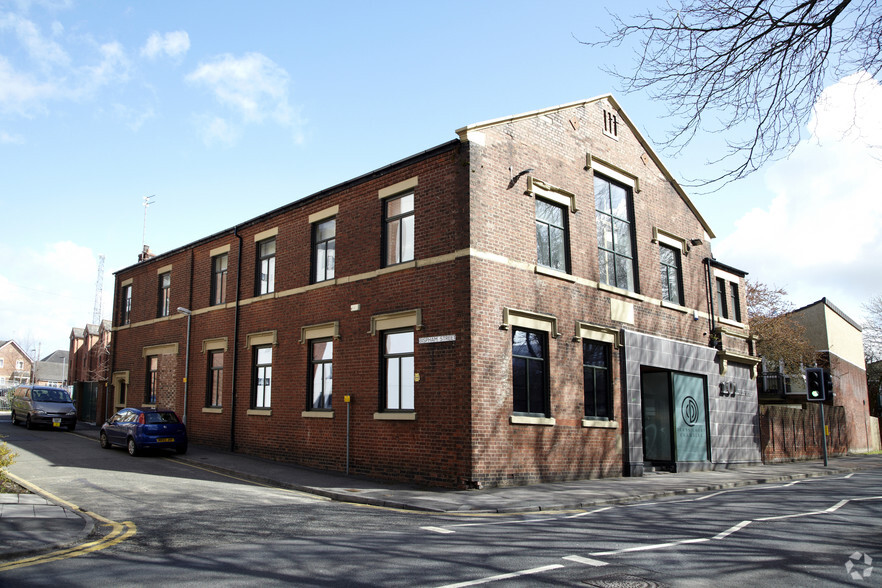 101 Walker St, Preston à louer - Photo principale – Image 1 sur 3