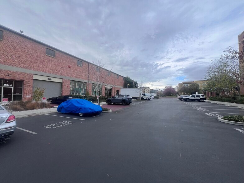 385-395 E Taylor St, San Jose, CA à louer - Photo de l’immeuble – Image 3 sur 8