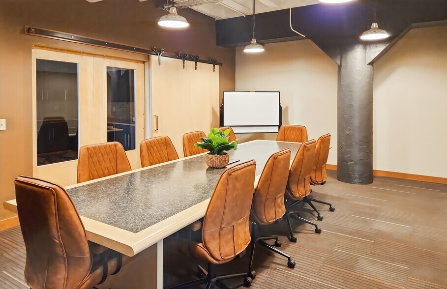 540 N Broadway, Green Bay, WI à louer - Photo intérieure – Image 2 sur 24