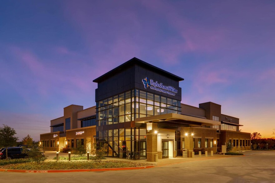 925 E Southlake Blvd, Southlake, TX à louer - Photo de l’immeuble – Image 3 sur 11