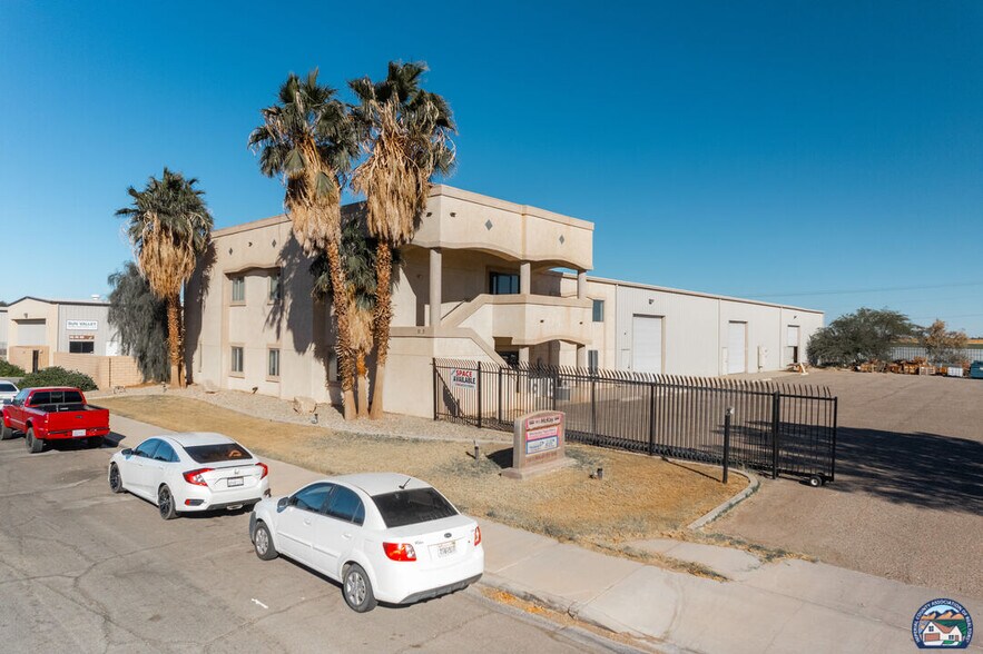 1103 Industry Way, El Centro, CA à vendre - Photo de l’immeuble – Image 2 sur 35