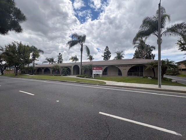 13326 South St, Cerritos, CA à louer - Photo de l’immeuble – Image 2 sur 5