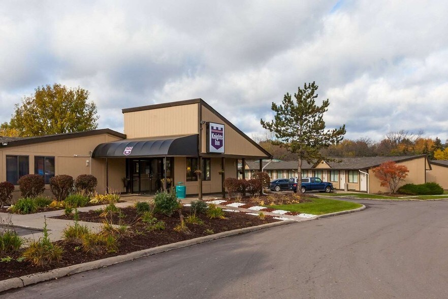 2324 Austins Pkwy, Flint, MI à vendre - Autre – Image 2 sur 8