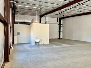 25115-25155 FM 2978 Rd, Tomball, TX à louer Photo intérieure– Image 1 sur 8