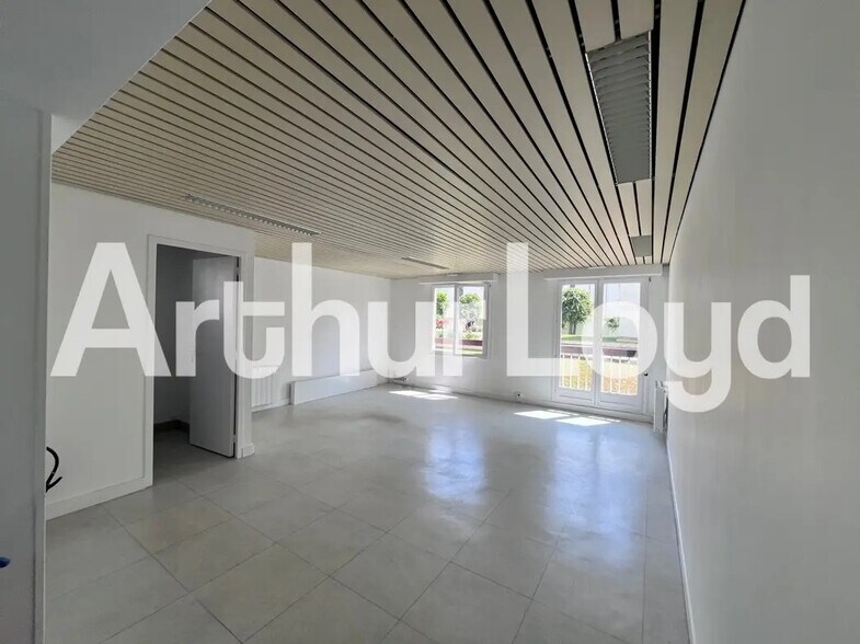 Bureau dans Caen à vendre - Photo de l’immeuble – Image 3 sur 4