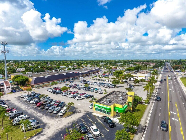 11424-11648 Quail Roost Dr, Miami, FL à louer - Photo de l’immeuble – Image 3 sur 13