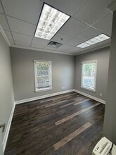 595 Colonial Park Dr, Roswell, GA à louer Photo intérieure– Image 1 sur 10