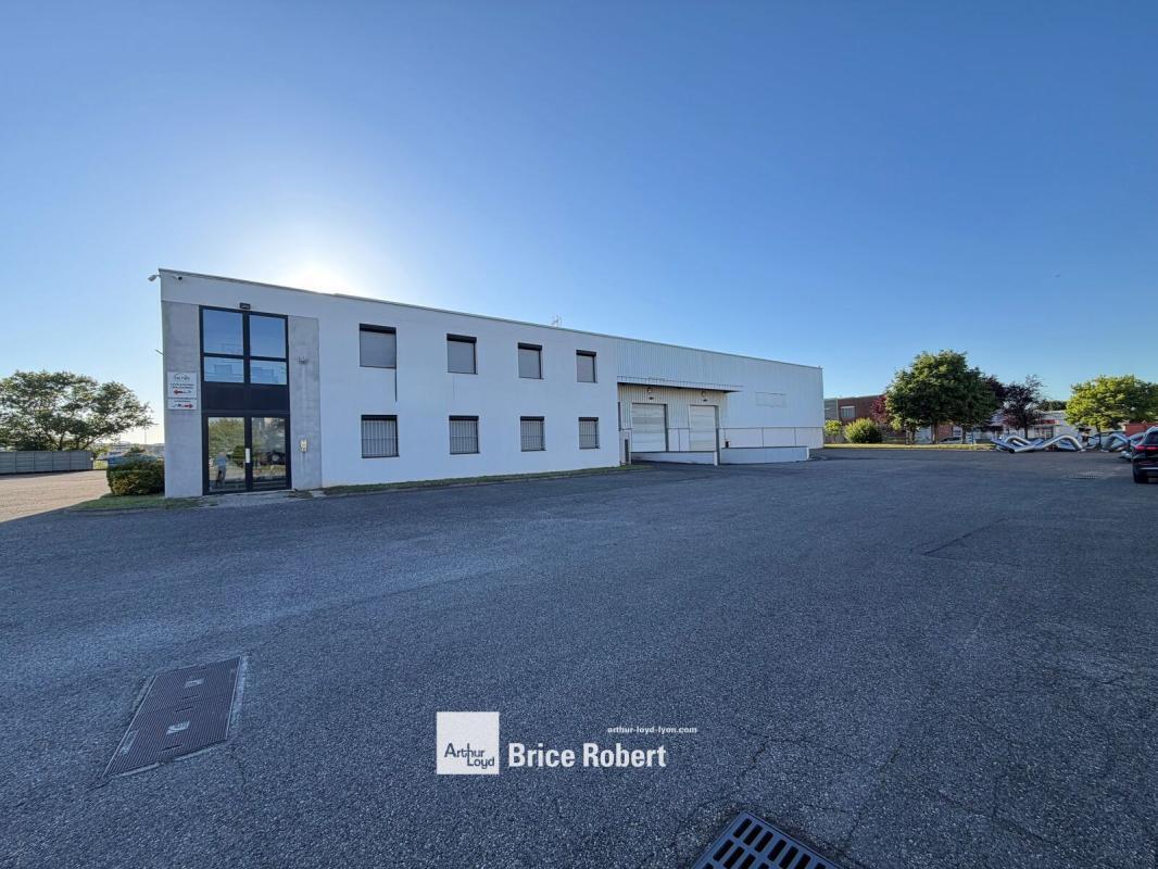 17 Rue Des Frères Lumière, Chassieu à vendre Photo de l’immeuble– Image 1 sur 7