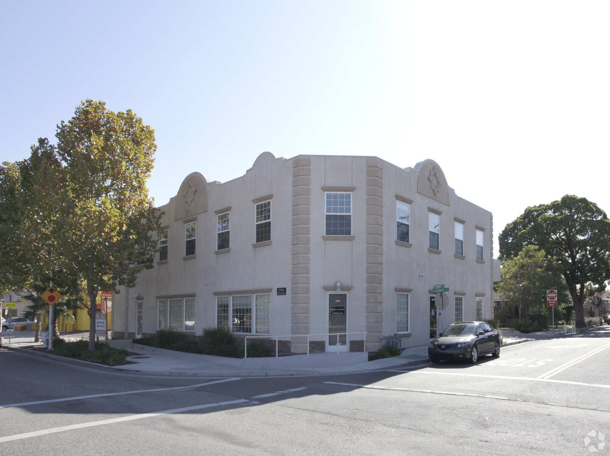 2391 The Alameda, Santa Clara, CA à louer Photo de l’immeuble– Image 1 sur 8