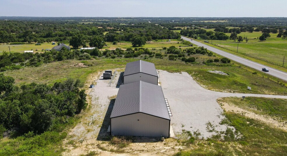 5744 N FM 51, Weatherford, TX à louer - Photo de l’immeuble – Image 2 sur 9
