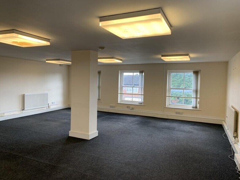 225 High St, Epping à louer - Photo de l’immeuble – Image 2 sur 4