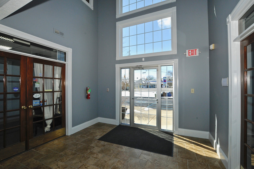 3125 Dandy Trl, Indianapolis, IN à louer - Photo de l’immeuble – Image 3 sur 6